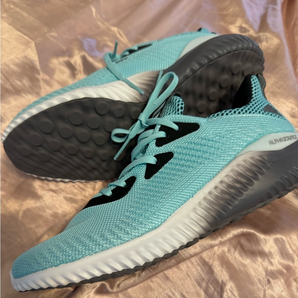 Adidas alphabounce new in box
